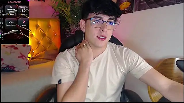 Snapshot of nolan_twink1 chatting on January 2025 06:02:02 PM nolan twink1 online show from January 2025 06:02:02 PM