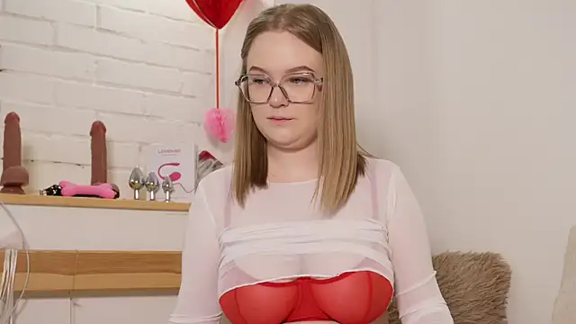 MonicaAsis online show from January 2025 05:44:01 PM