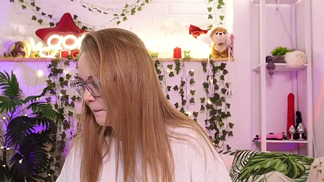 MonicaAsis online show from April 2026 06:49:02 PM