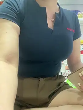 Snapshot of Cesywet chatting on September 2025 04:48:02 AM Cesywet online show from September 2025 04:48:02 AM