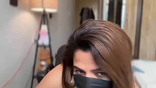 Hotty-Sana online show from April 2026 05:25:01 AM