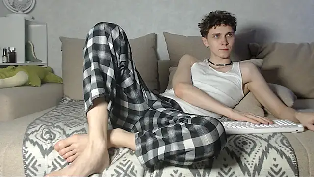 aqualidolly online show from December 2024 04:14:01 AM