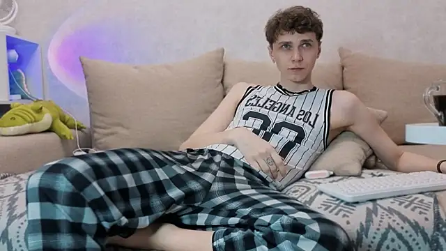 aqualidolly online show from December 2024 11:56:01 PM