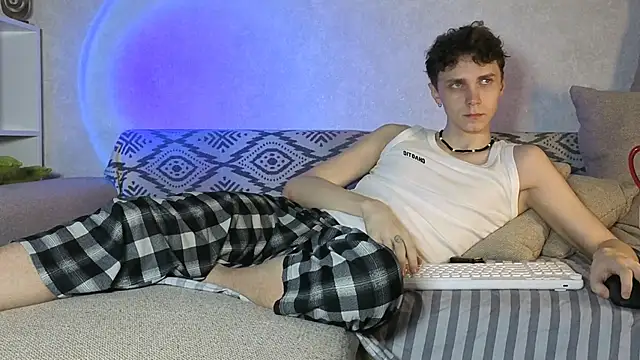 aqualidolly online show from December 2024 04:11:01 AM