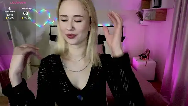 Snapshot of SashaBrooks chatting on February 2025 07:00:01 PM SashaBrooks online show from February 2025 07:00:01 PM