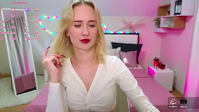 Snapshot of SashaBrooks chatting on March 2025 06:07:01 PM SashaBrooks online show from March 2025 06:07:01 PM