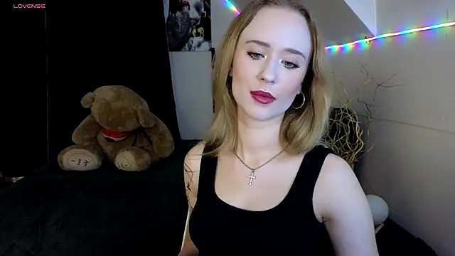 Snapshot of SashaBrooks chatting on September 2025 06:08:02 PM SashaBrooks online show from September 2025 06:08:02 PM