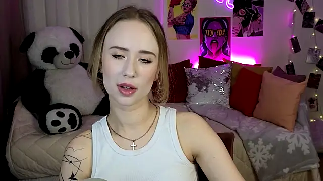 Snapshot of SashaBrooks chatting on September 2025 06:09:01 PM SashaBrooks online show from September 2025 06:09:01 PM