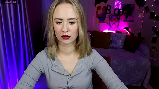 Snapshot of SashaBrooks chatting on November 2025 02:06:01 PM SashaBrooks online show from November 2025 02:06:01 PM