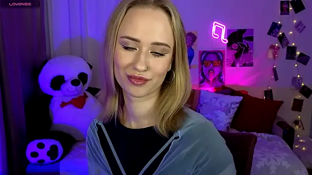 Snapshot of SashaBrooks chatting on November 2025 02:02:01 PM SashaBrooks online show from November 2025 02:02:01 PM