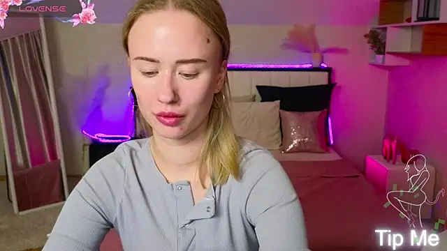 Snapshot of SashaBrooks chatting on November 2025 02:07:01 PM SashaBrooks online show from November 2025 02:07:01 PM