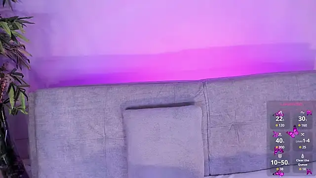 Snapshot of candyy_bella chatting on December 2024 08:18:01 PM candyy bella online show from December 2024 08:18:01 PM