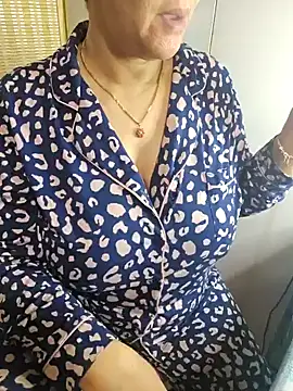 Foxlady2271 online show from January 2025 09:55:01 AM