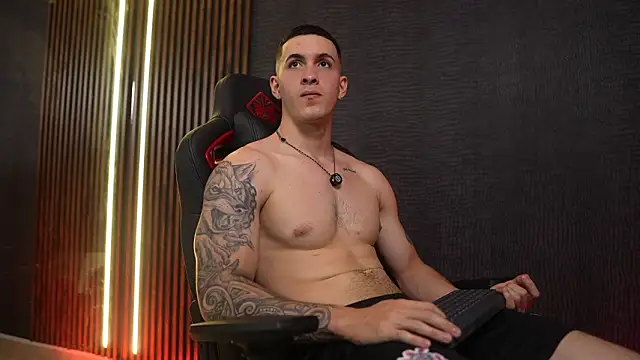 JacksonOlsenn online show from February 2026 09:15:02 PM