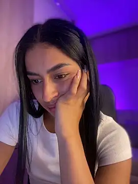 Snapshot of maddy_bronw_ chatting on January 2025 03:23:02 AM maddy bronw online show from January 2025 03:23:02 AM