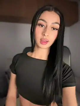 Snapshot of maddy_bronw_ chatting on March 2025 03:32:02 AM maddy bronw online show from March 2025 03:32:02 AM