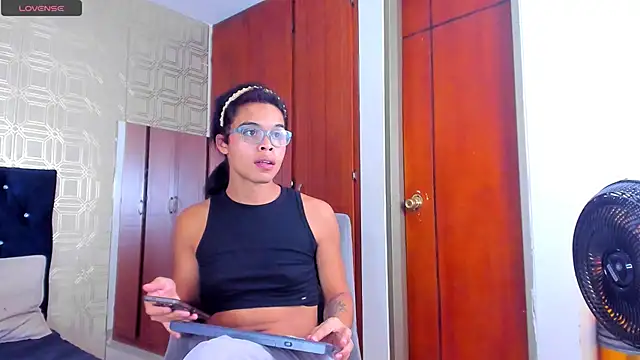 evelyn wine online show from March 2025 12:11:02 AM