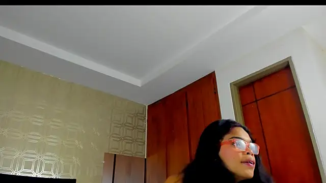 evelyn wine online show from March 2025 05:50:02 PM