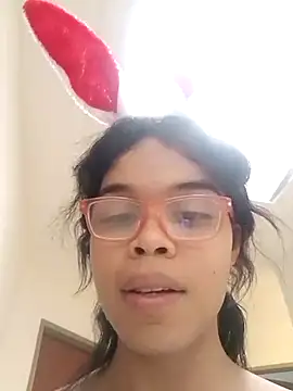 evelyn wine online show from March 2025 07:09:01 PM