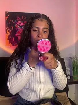 Snapshot of NINA_18_YEARS chatting on January 2025 08:10:01 PM NINA 18 YEARS online show from January 2025 08:10:01 PM