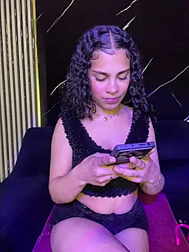 Snapshot of NINA_18_YEARS chatting on March 2025 11:45:01 PM NINA 18 YEARS online show from March 2025 11:45:01 PM