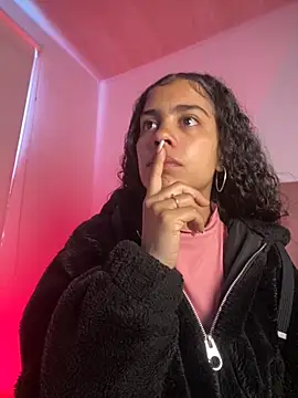 Snapshot of NINA_18_YEARS chatting on October 2025 04:07:02 PM NINA 18 YEARS online show from October 2025 04:07:02 PM
