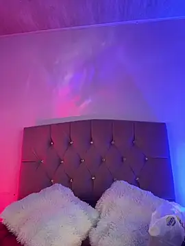 NINA 18 YEARS online show from December 2025 10:49:02 PM