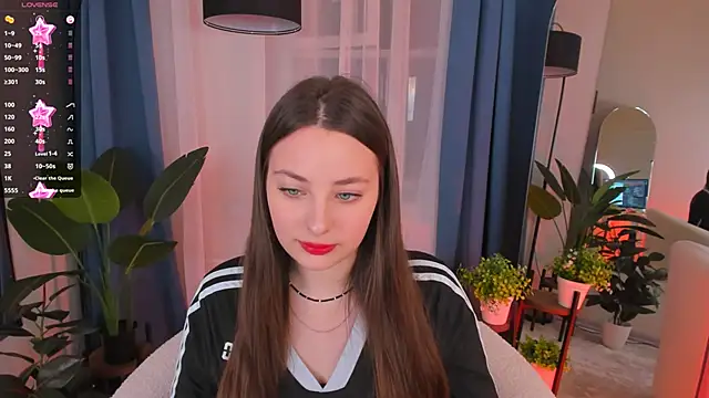 Snapshot of MoonLissa chatting on December 2024 01:35:02 PM MoonLissa online show from December 2024 01:35:02 PM