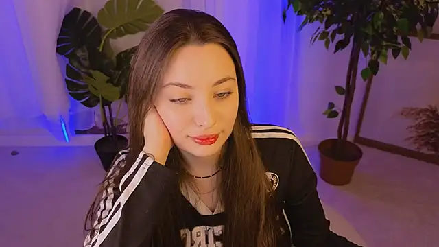 Snapshot of MoonLissa chatting on December 2024 01:00:02 PM MoonLissa online show from December 2024 01:00:02 PM