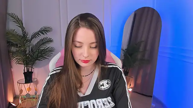 Snapshot of MoonLissa chatting on February 2025 04:22:01 PM MoonLissa online show from February 2025 04:22:01 PM