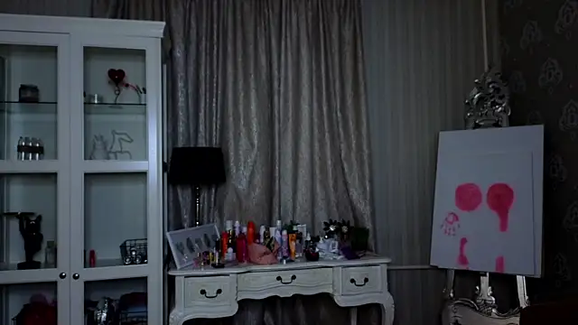 Snapshot of AnneFoxy chatting on November 2025 07:27:01 AM AnneFoxy online show from November 2025 07:27:01 AM