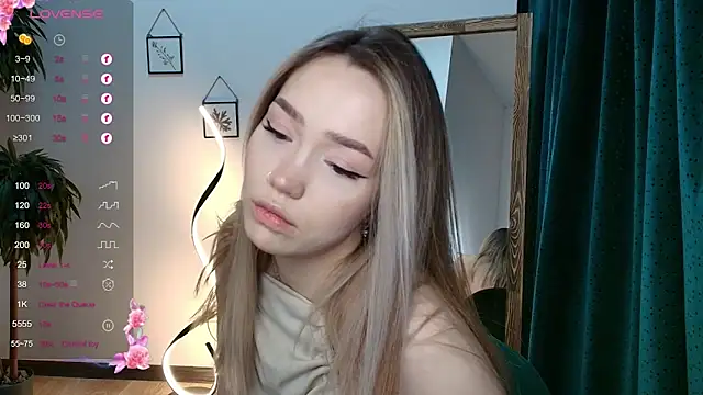 Evia r0se online show from December 2024 05:26:01 AM