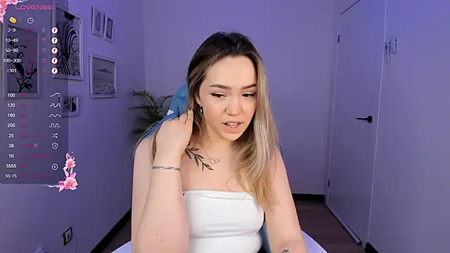 Evia r0se online show from December 2024 10:49:02 AM