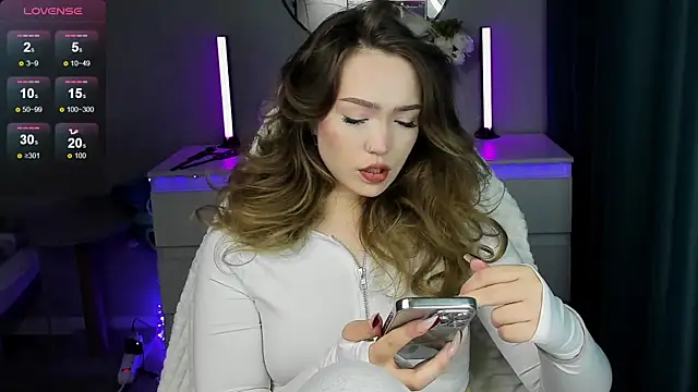 Evia r0se online show from September 2025 03:46:02 PM