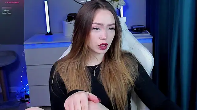 Evia r0se online show from November 2025 09:52:02 AM