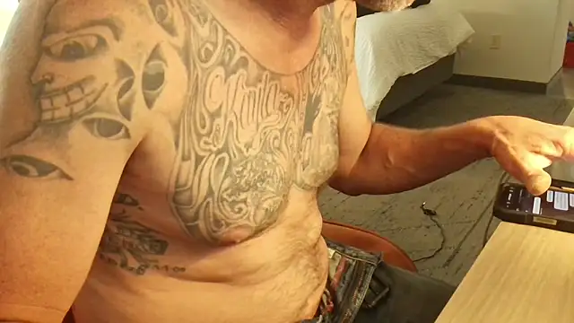 overaveragefreak4you online show from May 2026 06:19:02 AM
