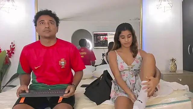 Snapshot of mia_and_masterboy chatting on December 2024 11:40:02 PM mia and masterboy online show from December 2024 11:40:02 PM