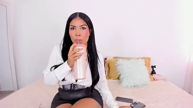 Snapshot of NickyBrown_ chatting on February 2025 01:44:01 PM NickyBrown  online show from February 2025 01:44:01 PM