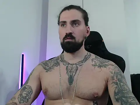 MateoHunk online show from November 2025 11:43:02 AM