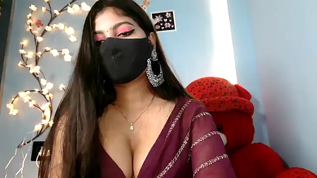 Reena Singh53 online show from September 2025 01:57:02 PM