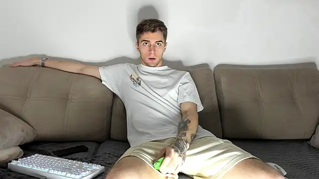 Snapshot of Ian_Connery chatting on December 2024 07:36:01 PM Ian Connery online show from December 2024 07:36:01 PM