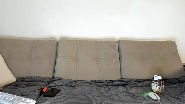 Snapshot of Ian_Connery chatting on December 2024 05:10:02 PM Ian Connery online show from December 2024 05:10:02 PM