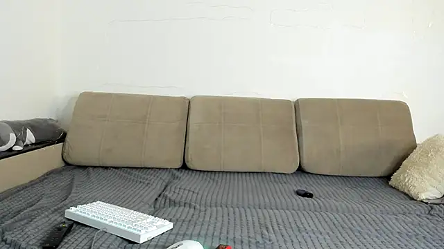 Snapshot of Ian_Connery chatting on January 2025 03:55:01 PM Ian Connery online show from January 2025 03:55:01 PM