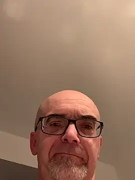 Snapshot of MaxVain chatting on December 2024 05:56:01 AM MaxVain online show from December 2024 05:56:01 AM