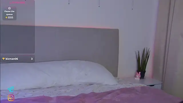 Snapshot of Lisa_Moones chatting on January 2025 04:31:02 PM Lisa Moones online show from January 2025 04:31:02 PM