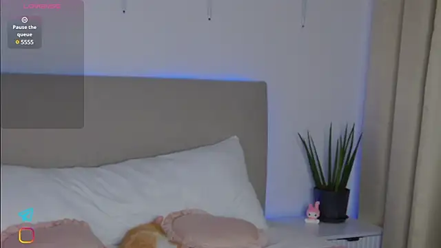 Snapshot of Lisa_Moones chatting on January 2025 06:25:01 PM Lisa Moones online show from January 2025 06:25:01 PM