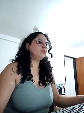 Snapshot of babyluna939 chatting on April 2026 04:07:01 PM babyluna939 online show from April 2026 04:07:01 PM