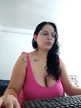 Snapshot of babyluna939 chatting on April 2026 05:21:02 PM babyluna939 online show from April 2026 05:21:02 PM