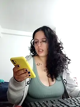 Snapshot of babyluna939 chatting on April 2026 11:43:02 PM babyluna939 online show from April 2026 11:43:02 PM