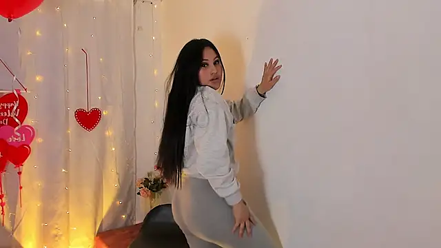 Little Ivy online show from February 2025 06:59:02 PM